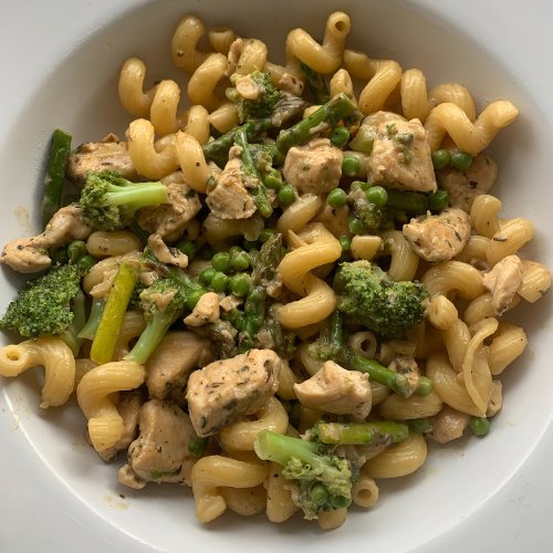 Chicken &amp; Veg Pasta | Recipes | Flamin' Fitness